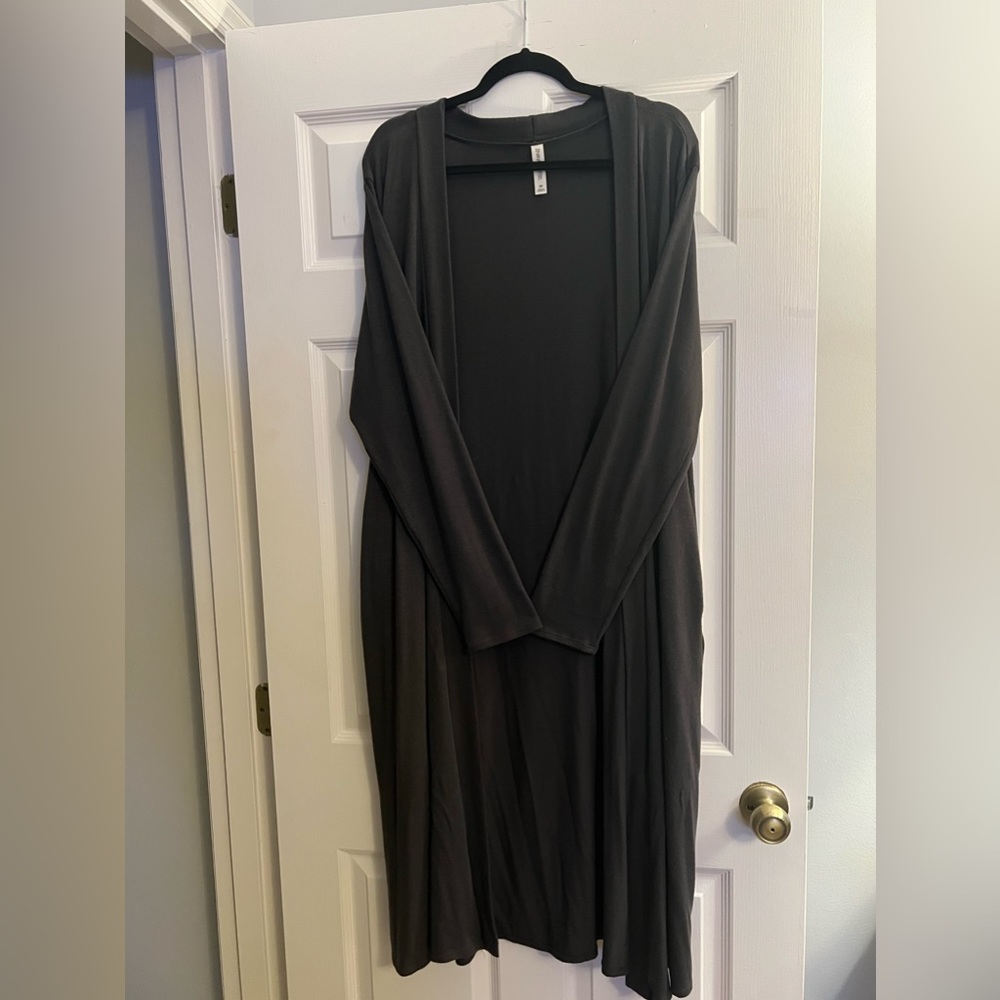 Zenana Women’s Gray Long Sleeve Gray Duster.  Size 2X.